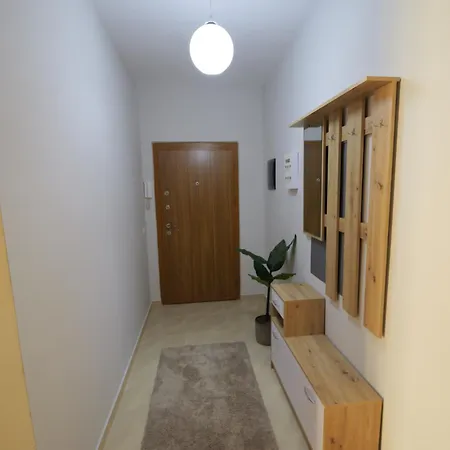 Bellis Center 2 Apartment