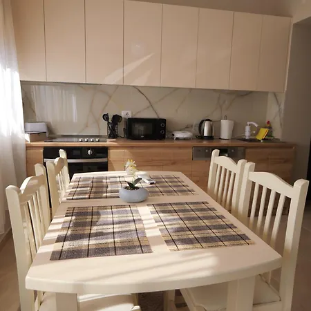 Apartment Bellis Center 2